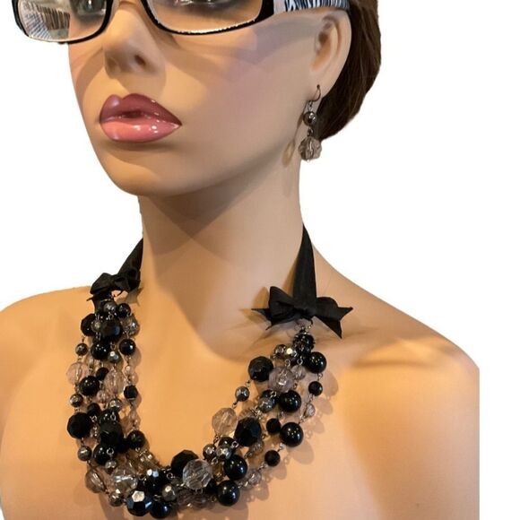 Necklace and earring set - Picture 2 of 3